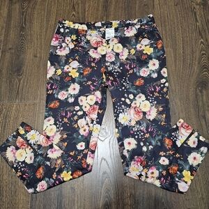 MNG Collection NWT Ladies Size 14  Black Floral Print Trousers Pants Pockets